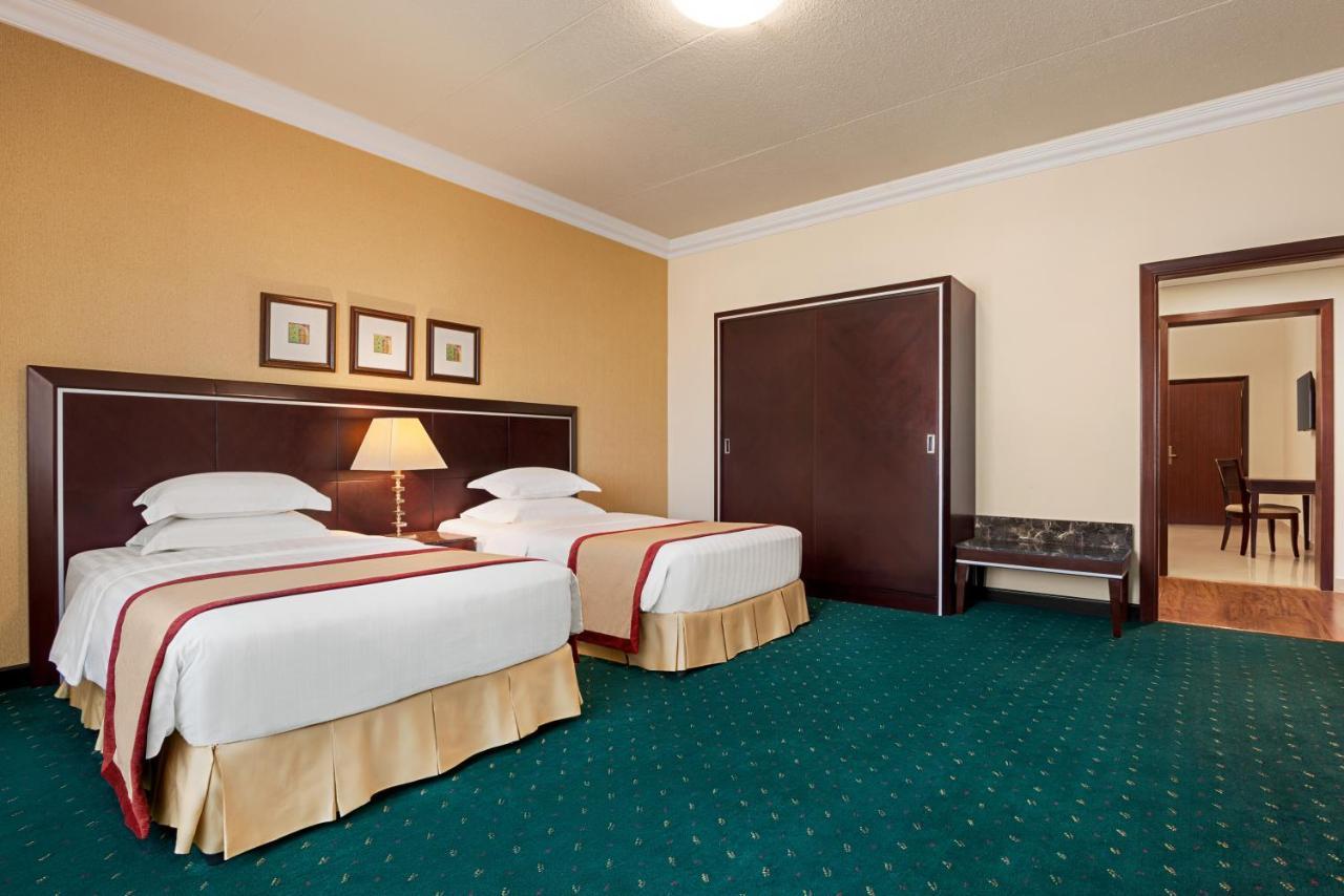 Eastyard Dammam Hotel - Formerly Ramada By Wyndham Дамам Екстериор снимка