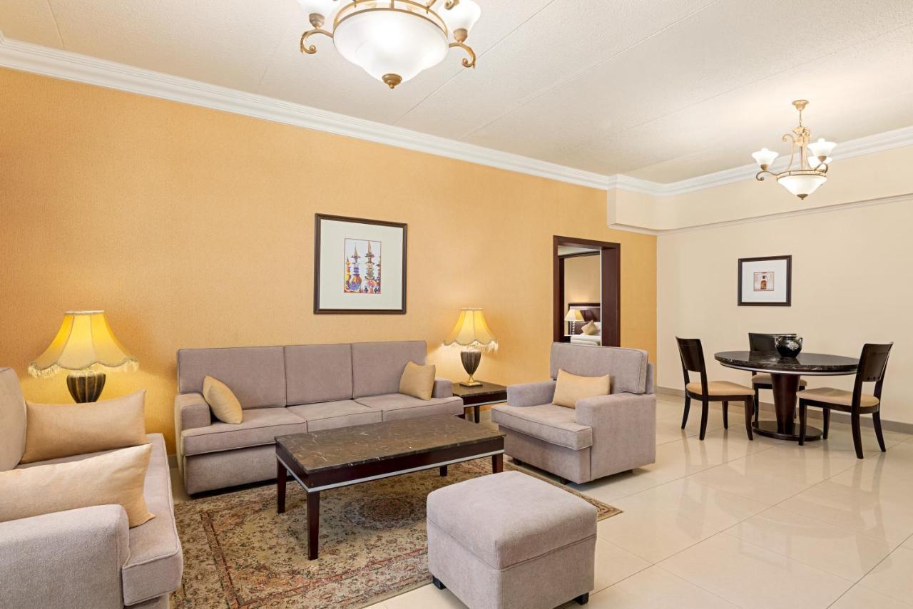 Eastyard Dammam Hotel - Formerly Ramada By Wyndham Дамам Екстериор снимка