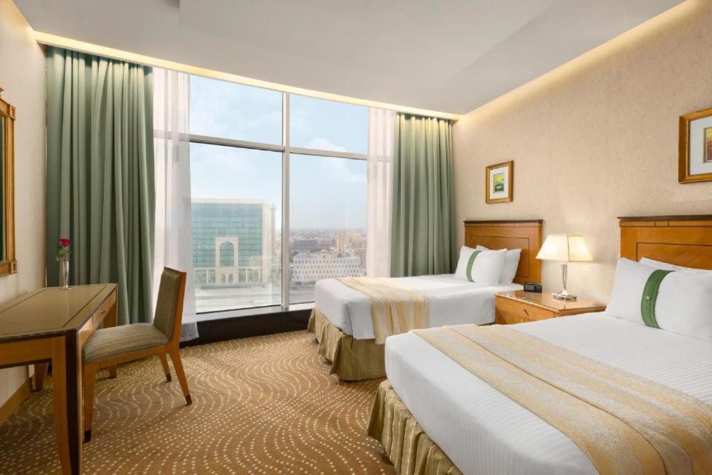 Eastyard Dammam Hotel - Formerly Ramada By Wyndham Дамам Екстериор снимка