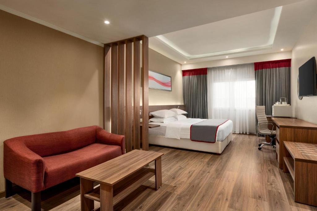 Eastyard Dammam Hotel - Formerly Ramada By Wyndham Дамам Екстериор снимка