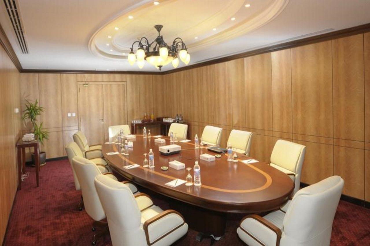 Eastyard Dammam Hotel - Formerly Ramada By Wyndham Дамам Екстериор снимка
